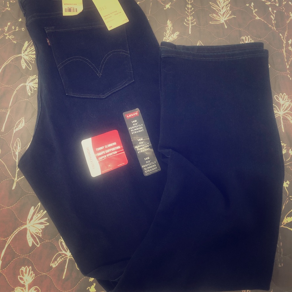 Straight leg jeans levis nwt